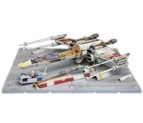 STAR WARS X-WING ESTATUA PVC 32CM                                          