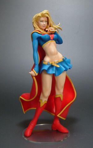 SUPERGIRL ESTATUA VINILO KOTOBUKIYA NEW EDITION                            