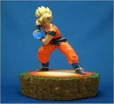 DRAGON BALL Z ESTATUA RESINA GOKU SG 20CM                                  