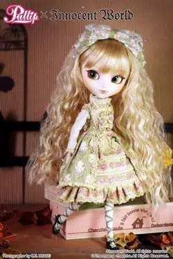 MUÑECA PULLIP FIG 30CM TIPHONA INNOCENT WORLD                              