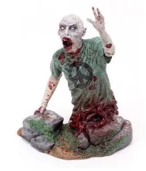 THE WALKING DEAD ESTATUA HALF ZOMBIE                                       