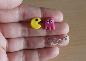 ANGEL CREATIONS PAR PENDIENTES PACMAN                                      