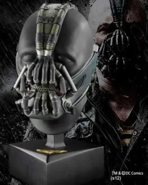 BATMAN BANE TOM HARDY MASCARA TAMAÑO REAL CON PEDESTAL                     