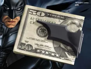 BATMAN BATARANG PLEGABLE CLIP SUJETA BILLETES NEGRO REPLICA 10 CM          