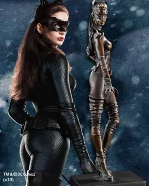 CATWOMAN ESTATUA DE BRONCE 25 CM CON BASE BATMAN                           