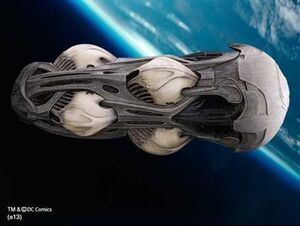 SUPERMAN MEN OF STEEL SUPERMAN NAVE ESPACIAL REPLICA RESINA 25 CM          