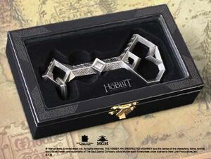 EL HOBBIT THORIN LLAVE DE EREBOR TAMAÑO REAL 14 CM                         