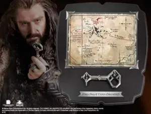 EL HOBBIT THORIN MAPA Y LLAVE EREBOR TAMAÑO REAL EN EXPOSITOR              
