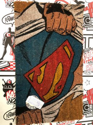 SALDO - SUPERMAN FELPUDO CLARK KENT 50 X 70 CM