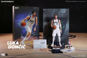 NBA COLLECTION FIGURA REAL MASTERPIECE 1/6 LUKA DONCIC 30 CM